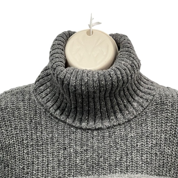 Banana Republic Gray Multi Textured Fringe Long Turtleneck Sweater Size Medium - Picture 3 of 10